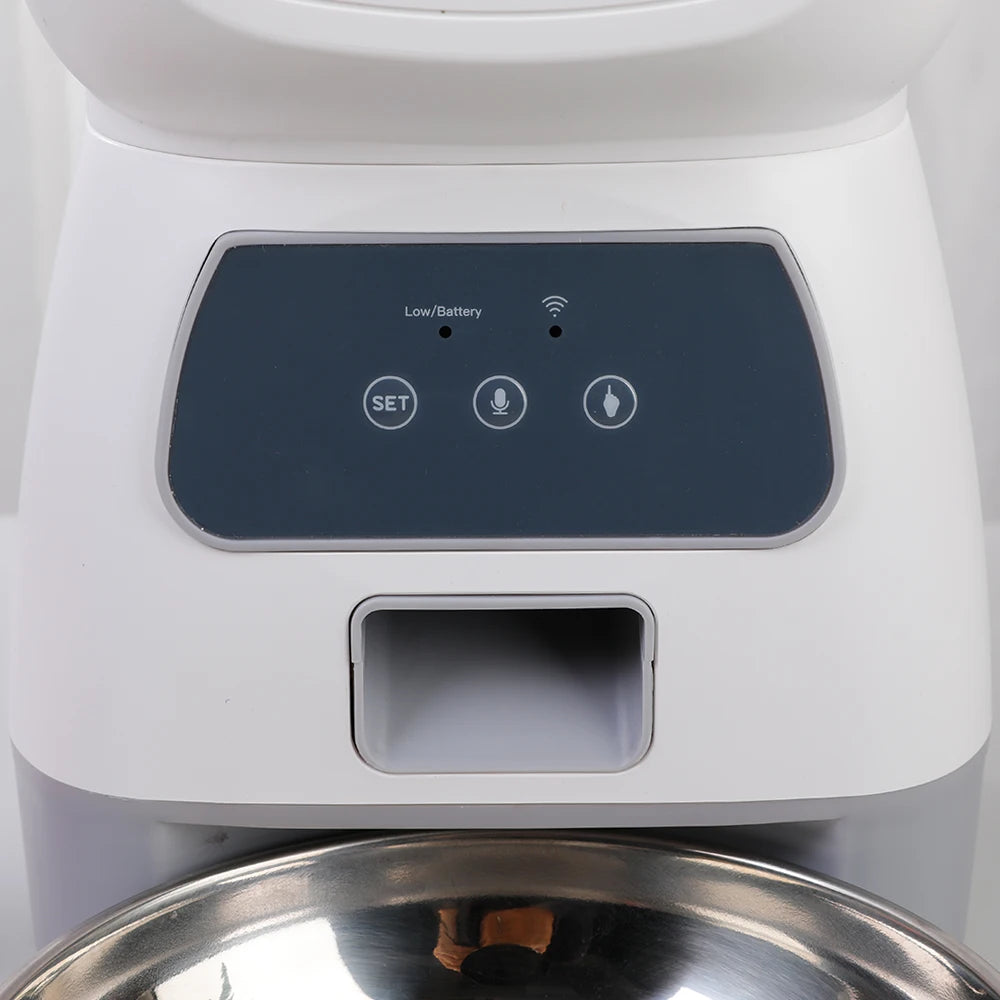 Key control version of 3.5L cat food dispenser